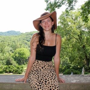 Meet your Posher, Ally